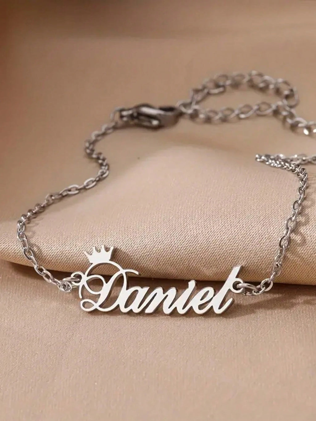 Personalized Bracelet – A Unique Touch of You (Crown Name)