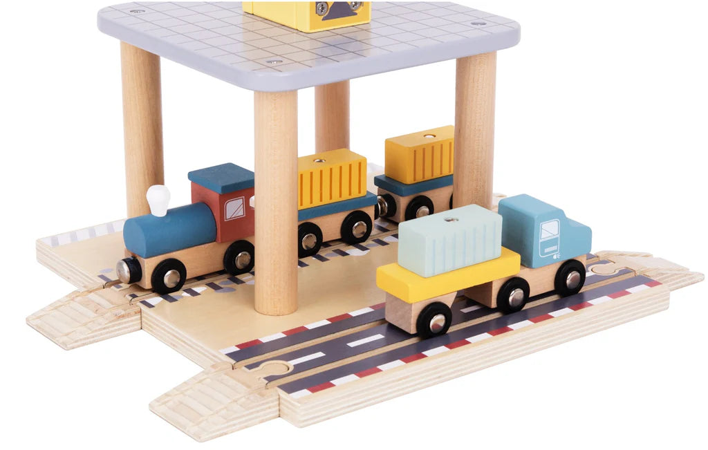 Tooky Toy - Wooden Crane Port Set